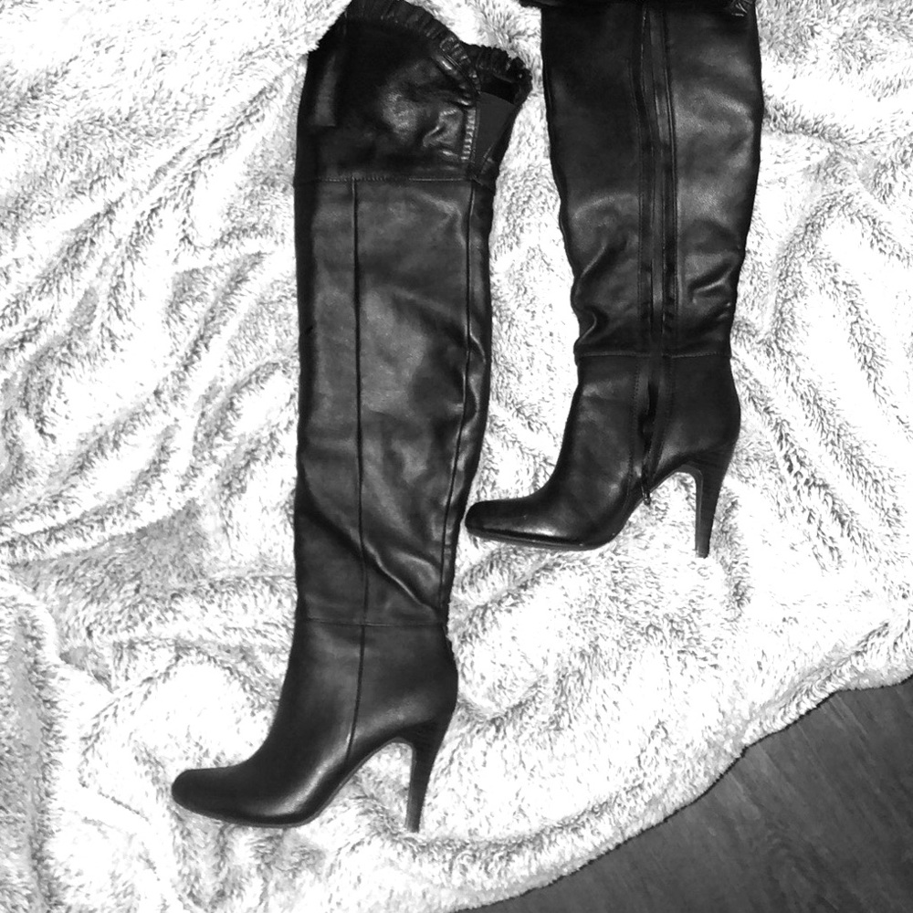 🔥Black over-the-knee boots, leather, sz 7 -HOT!🔥